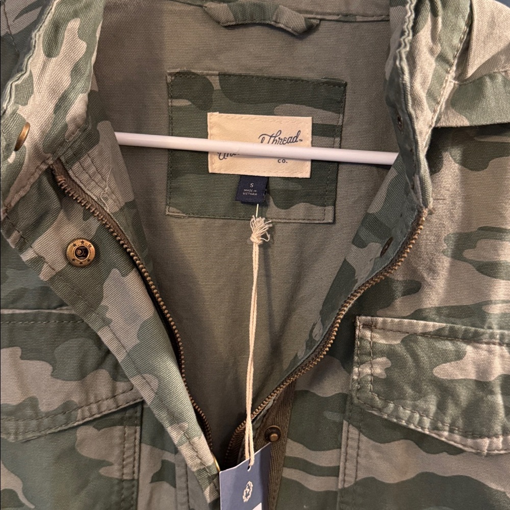 Camouflage Zip-Up Jacket - Picture 5 of 6
